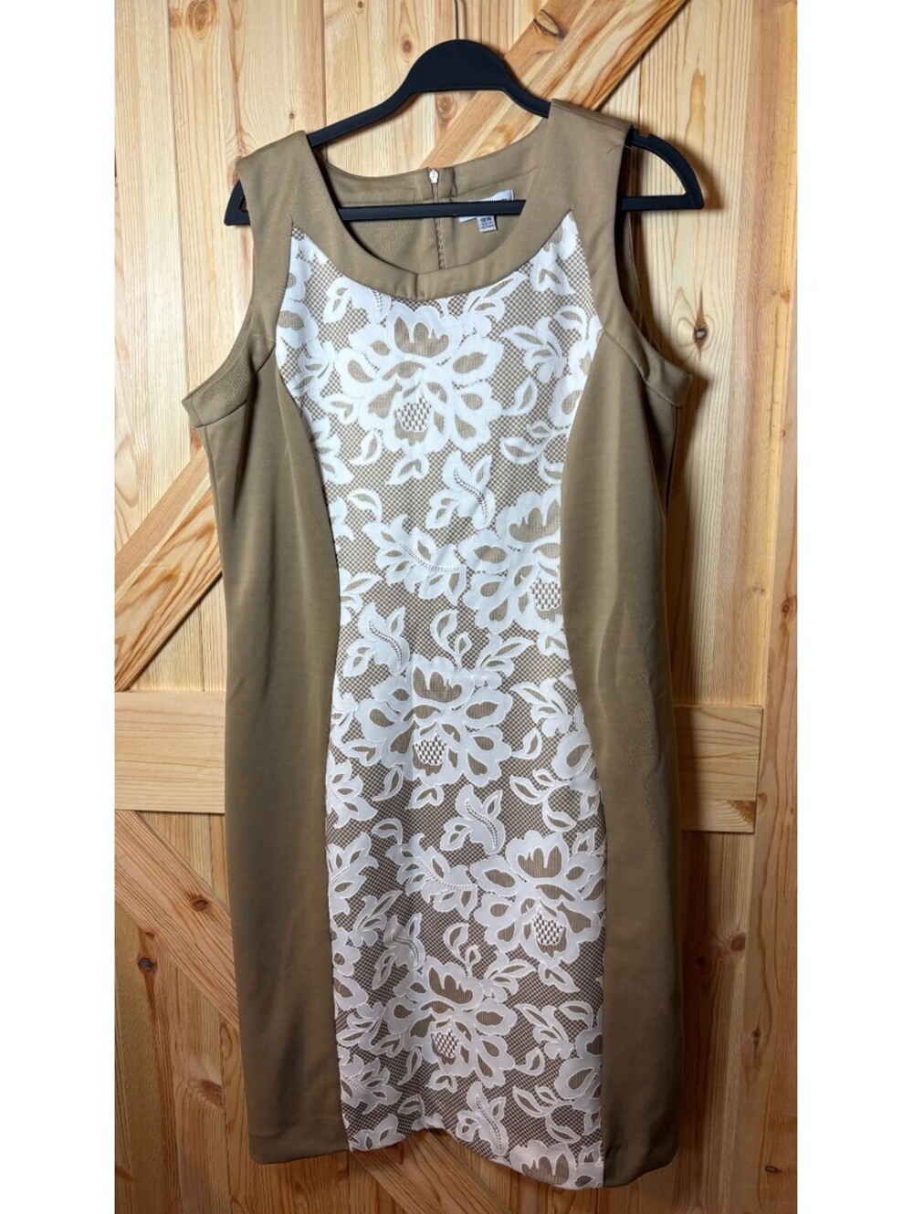 Shelby + Palmer Women's Sleeveless Beige and White Lace Dress Size 18W